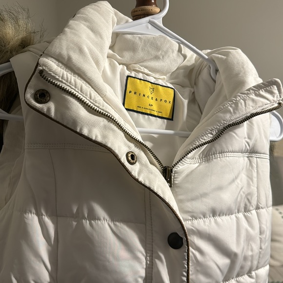 Prince & Fox Vest - Picture 2 of 4